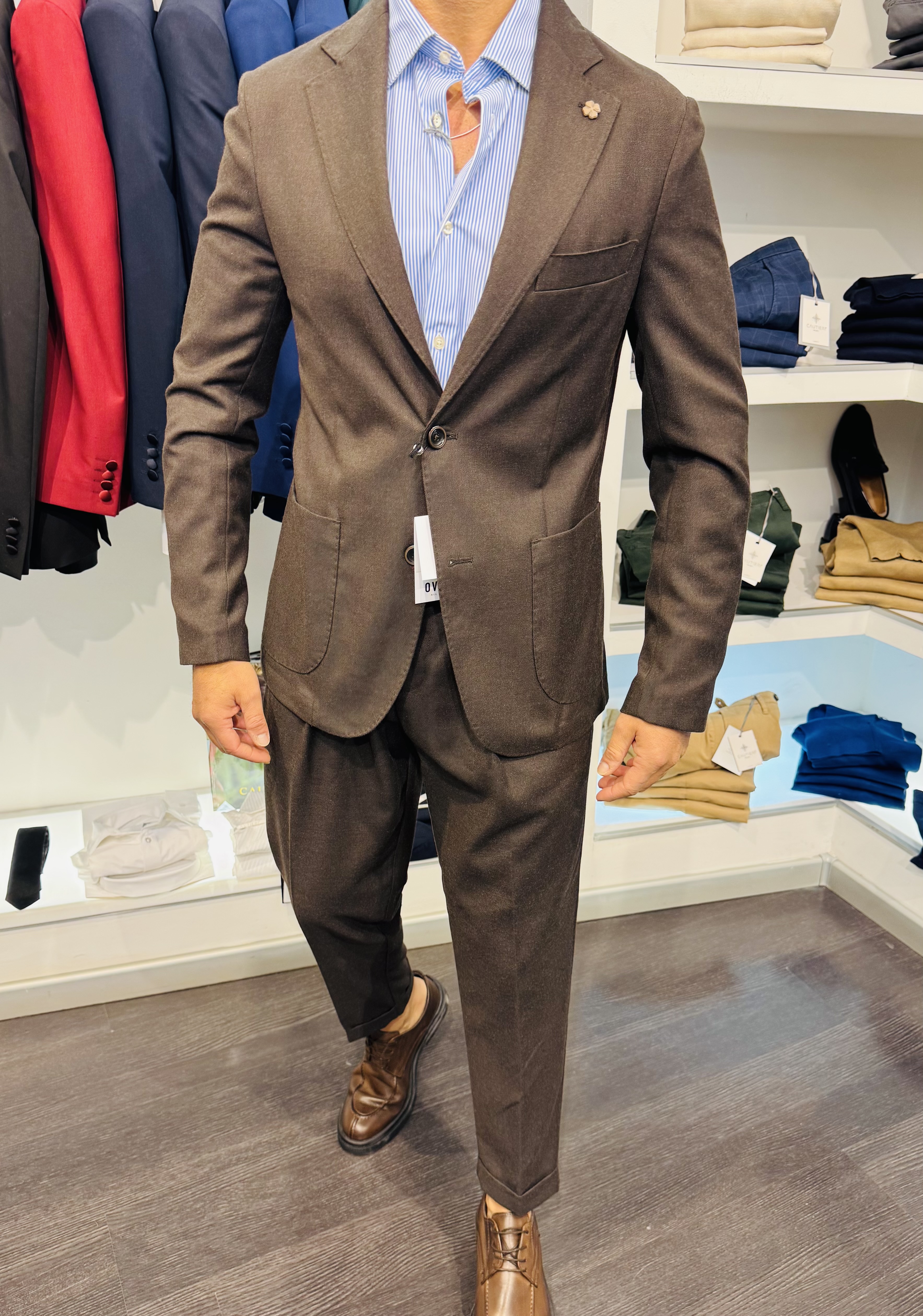 Monopetto con pantalone con pence 